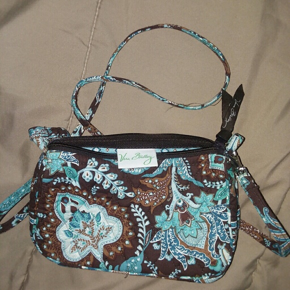 Vera Bradley Handbags - Vera bradley cross body bag